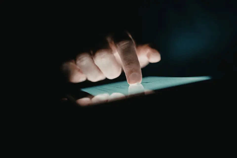 iPhone手機螢幕沒反應怎麼辦？9大原因＋5招快速排除一次搞懂